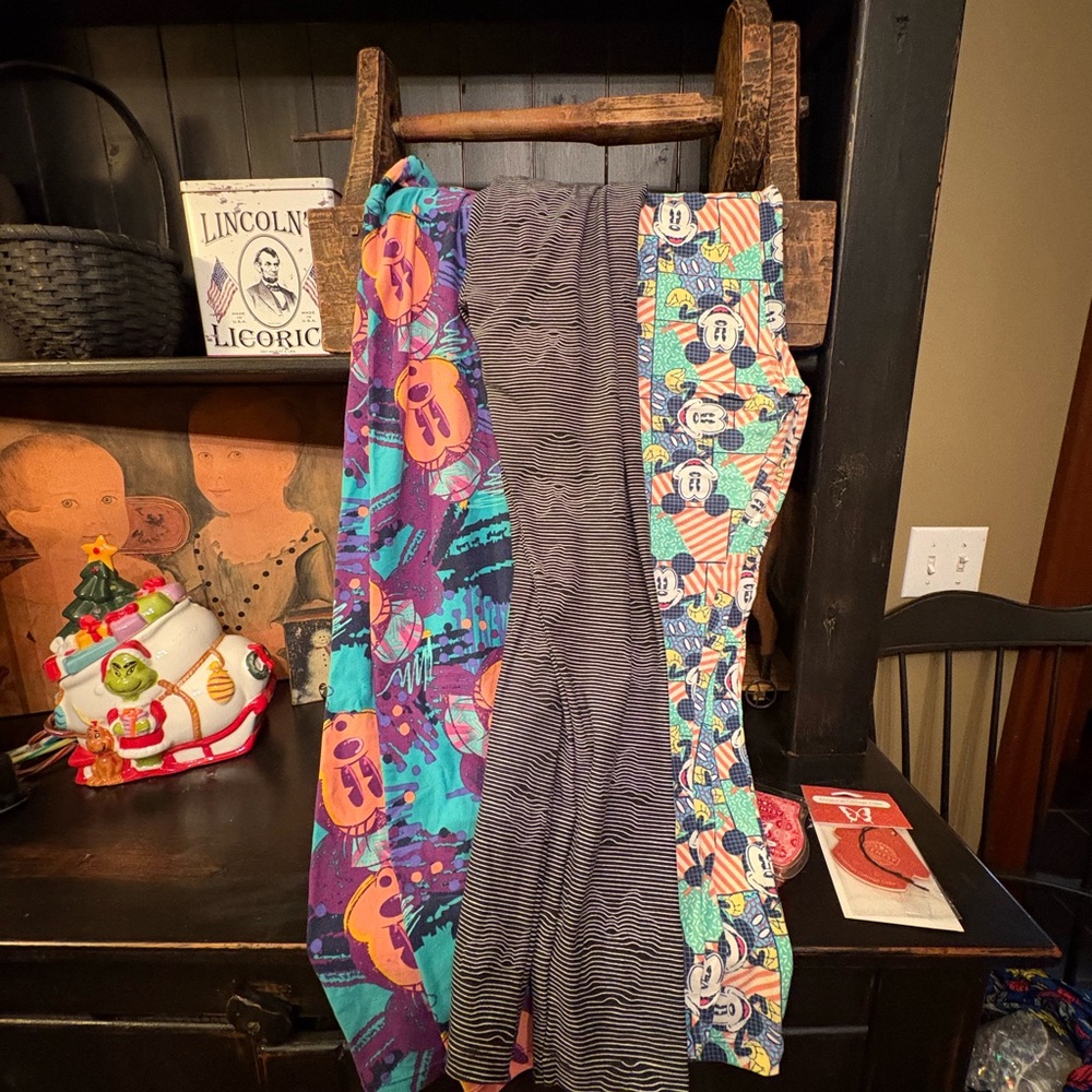 LuLaRoe Disney one size  Leggings
